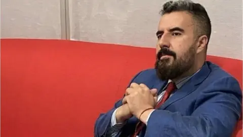 Álvaro Morales fue reventado por los chivahermanos: "Ya no generas nada"