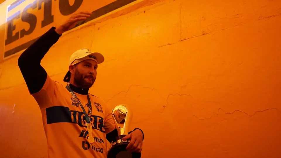 Gignac fue visto 'echando la reta' durante sus vacaciones tras ser Campeón en el CL23