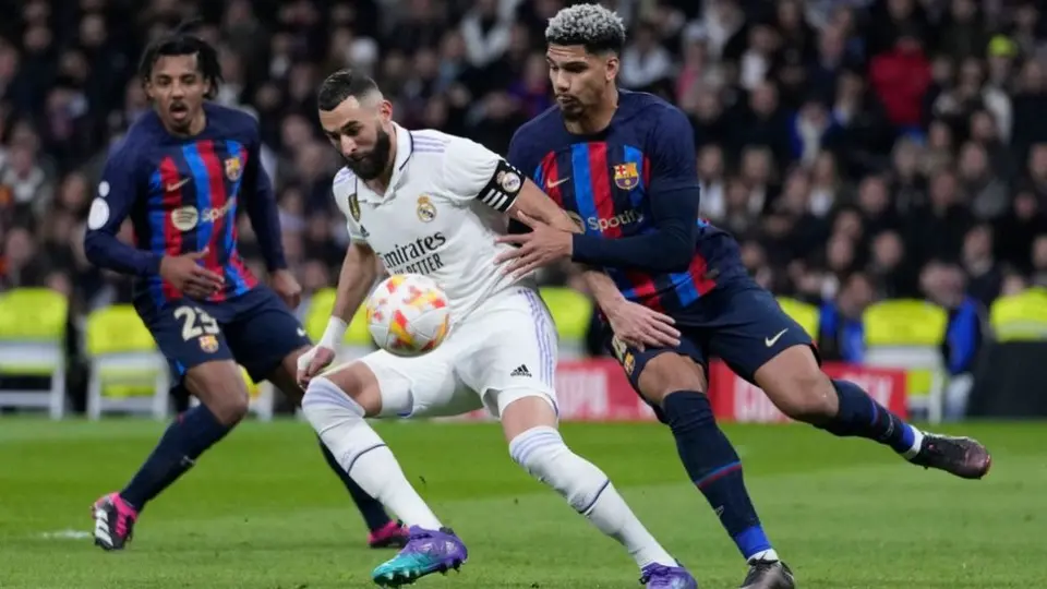 Real Madrid va detrás del Barcelona por presunto caso de corrupción con árbitros