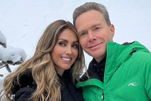 Manuel Velasco detiene gira para cuidar a Anahí, tras accidente en el oído