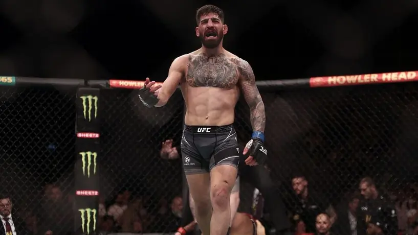 UFC: Aficionado recibió brutal golpe de 'regalo' de Ilia Topuria; el fan le pidió un 'gancho al hígado'