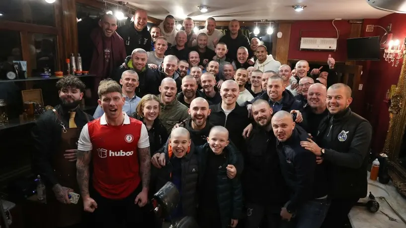 Nick Anderton: DT y jugadores del Bristol Rovers se raparon en apoyo a compañero con cáncer