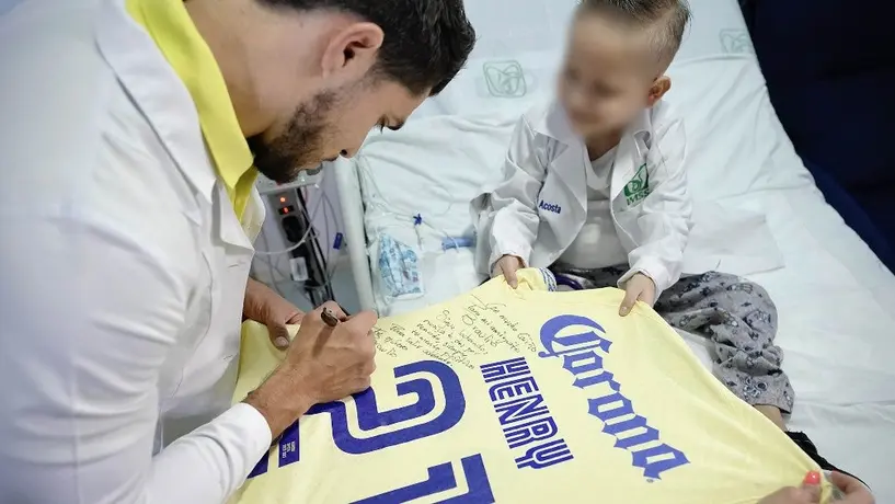 Henry Martín le cumple sueño de pequeño en cuidados paliativos