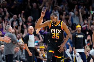 Suns iguala la serie con la dupla Booker-Durant sobre los Nuggets