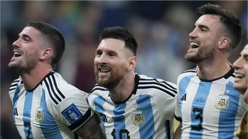 Nico Tagliafico confesó que un jugador de Polonia le pidió no atacar más