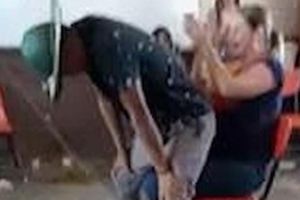 Maestra que perreó con sus alumnos de prepa y se hizo viral en redes, fue suspendida