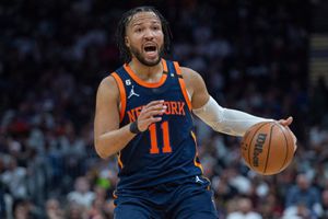 Knicks vencen a Cavs 106-95 y avanzan a segunda ronda