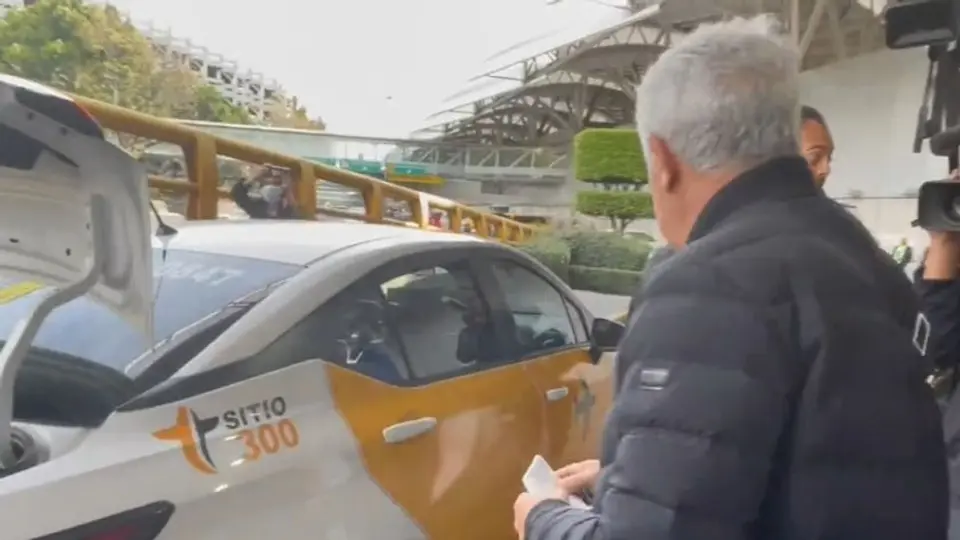 Tuca Ferretti, nuevo DT del Cruz Azul, se fue en taxi a las oficinas de La Máquina