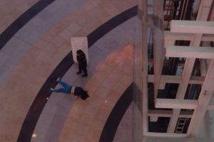 Mujer cae de segundo piso de Plaza Fórum Buenavista; testigos afirman fue un suicidio