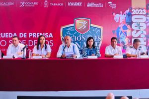 ¿Confusión o burla? Maestro de ceremonias llama 'Con Hambre' a la CONADE