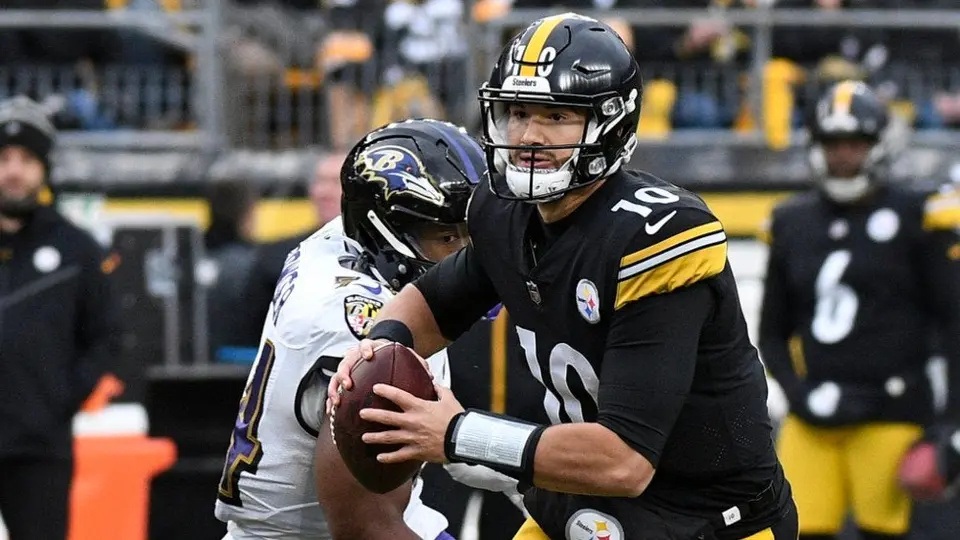 Mitch Trubisky firma extensión por dos años con los Pittsburgh Steelers