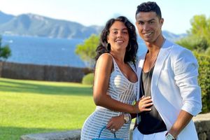 Cristiano Ronaldo: Georgina le regaló a CR7 un nuevo 'juguete' para su colección de autos