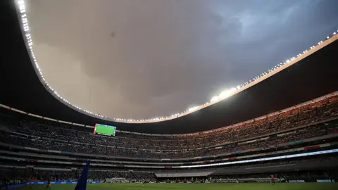 Estadio Azteca homenajeó a Chabelo previo al México vs Jamaica