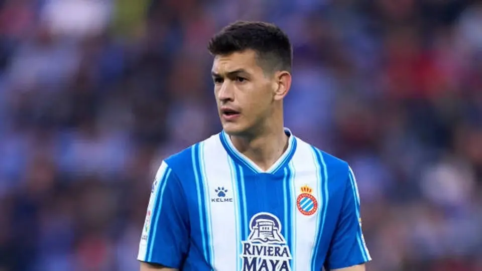 César Montes jugó todo el partido en la derrota del Espanyol