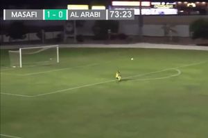 Defensa regresa el balón a equipo en acto 'fair play', portero se resbala y entra el gol | VIDEO