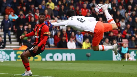 Premier League: Pablo Fornals hace tremendo golazo de 'escorpión' y lo celebra... ¡Llorando!
