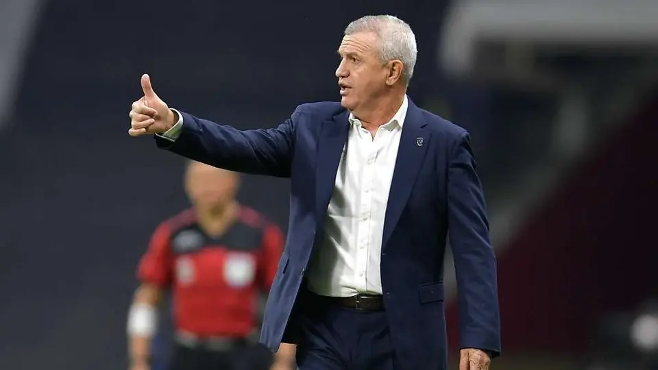 ¡OFICIAL! Javier Aguirre renueva contrato con Mallorca por un año más