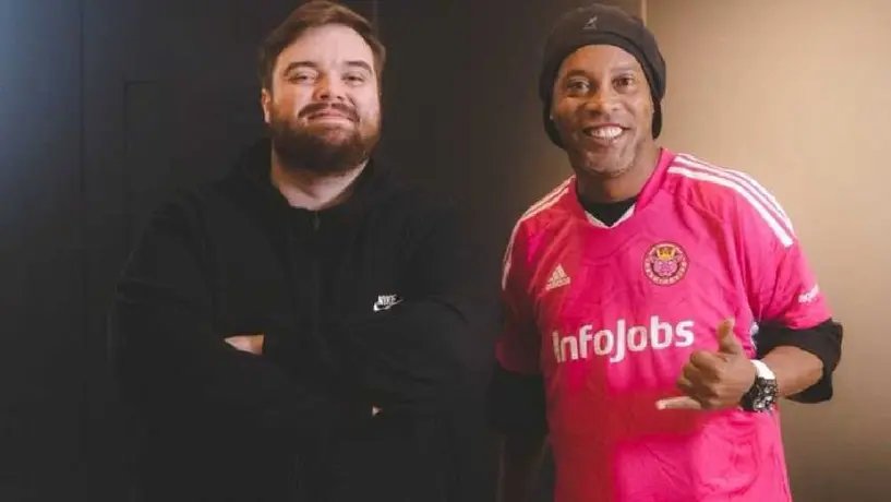 Ronaldinho y el increíble sueldo que Piqué le paga en cada partido de la Kings League