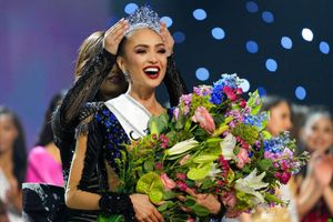 Miss Universo: R’Bonney Gabriel renunció a la corona de MIss USA