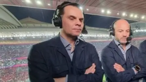 Luis García y Martinoli criticaron a Memo Ochoa por buscar ir al Mundial 2026: 'Ya wey, neta ya'