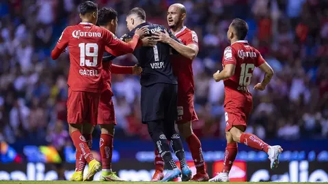 Toluca vence a Puebla en el Estadio Cuauhtémoc con gol de Tiago Volpi