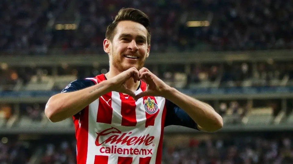 Canelo Angulo se despidió de Chivas con emotiva carta: 'Siempre los llevaré en el corazón'