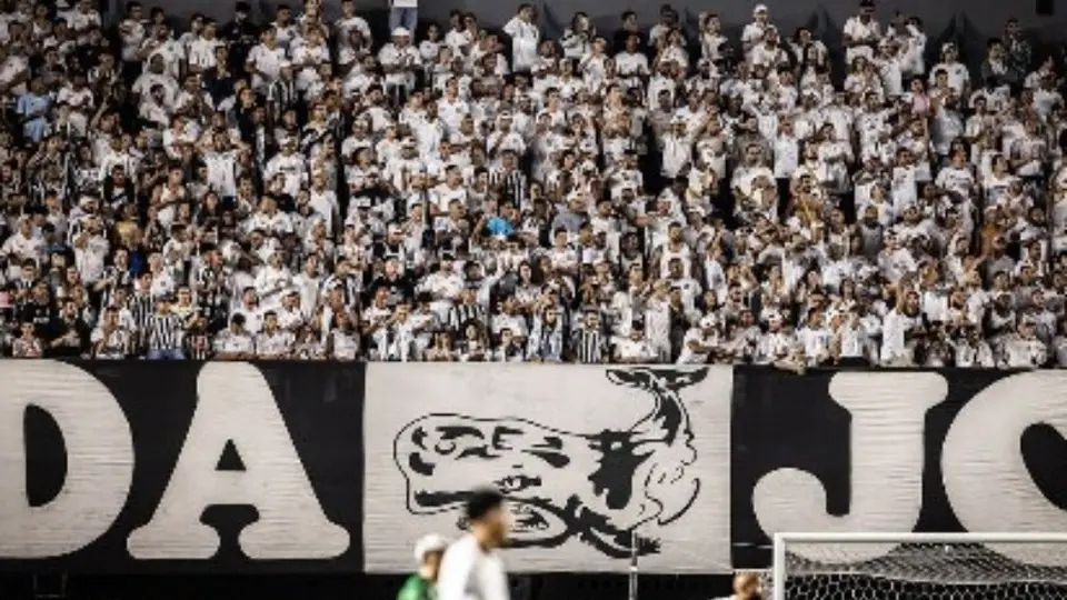 Partido entre Santos y Corinthians fue suspendido por violencia en las tribunas