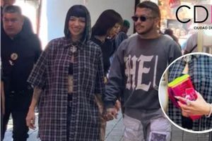 Christian Nodal y Cazzu, captados con licuachela en mano en el barrio de Tepito de la CDMX