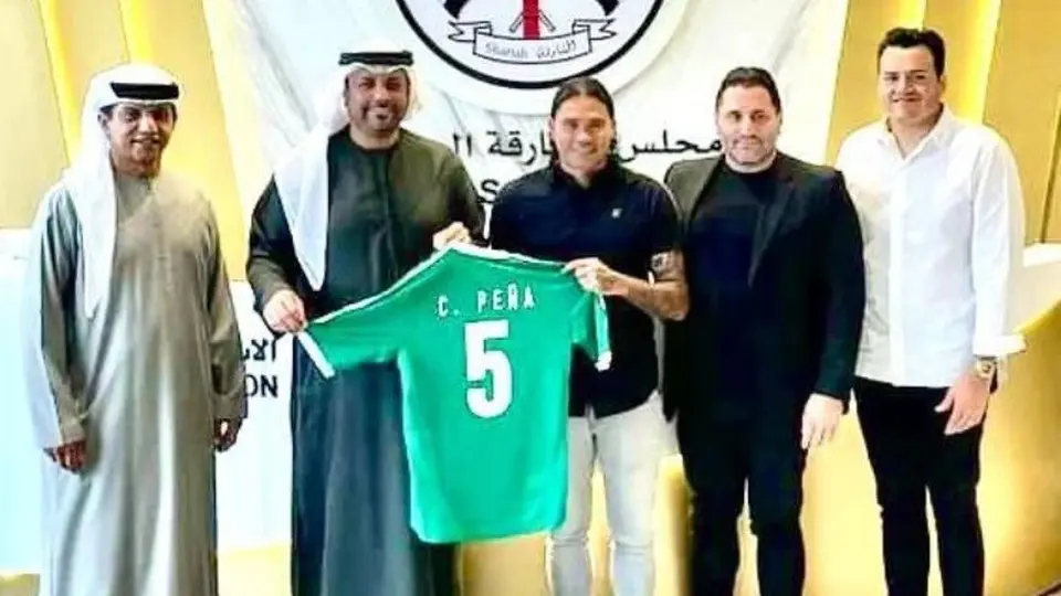 Gullit Peña: Apunta a jugar en los Emiratos Árabes