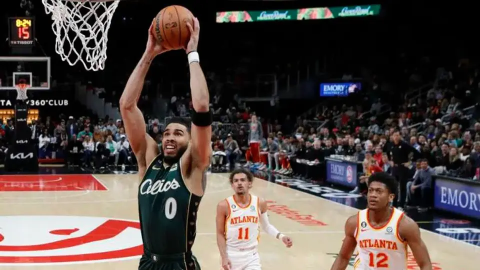 Boston Celtics se impuso a los Hawks y mantiene el paso por la cima de la Conferencia Este