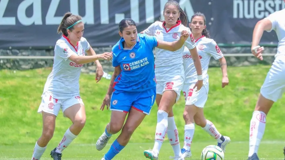 Cruz Azul sigue sin encontrar el camino tras nueva derrota ante Toluca