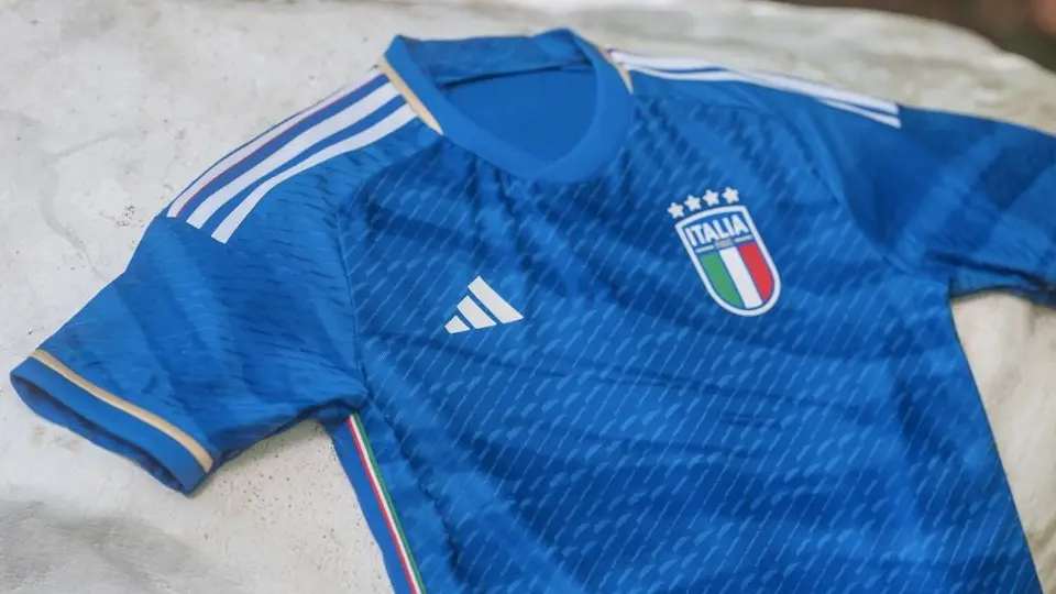 La Selección Italiana estrenó nueva playera con una marca distinta