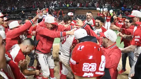 Diablos Rojos hilvanaron 6 carreras en extra innings para romper racha negativa