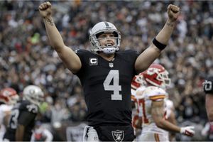 NFL: Derek Carr es el nuevo QB de los Santos de Nueva Orleans