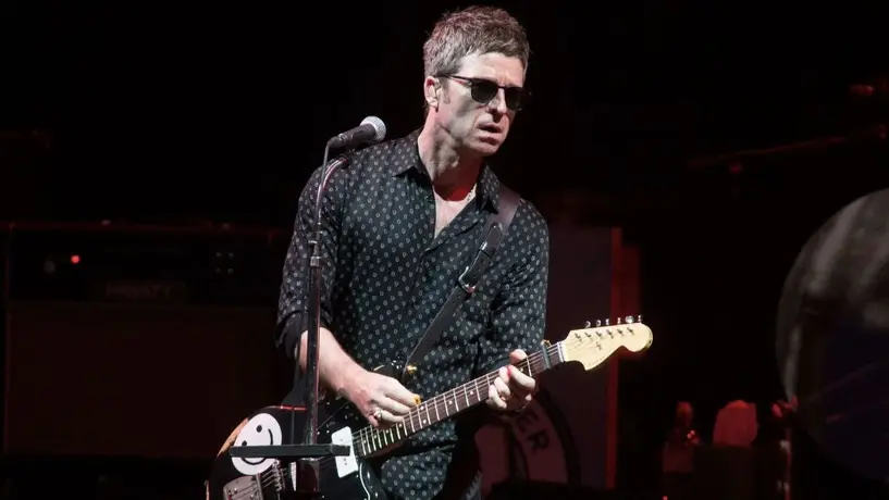 Noel Gallagher celebra la Champions del Man City cantando con aficionados en un pub