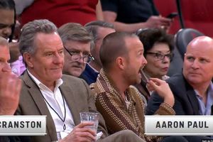 Breaking Bad en la NBA: Bryan Cranston y Aaron Paul, presentes en juego de Rockets