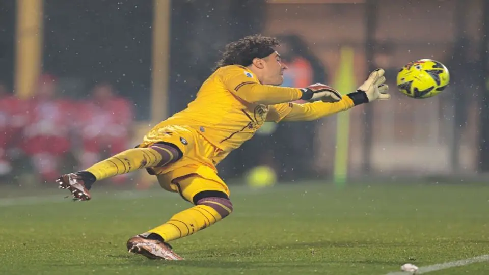 Guillermo Ochoa, nominado a premio con la Salernitana