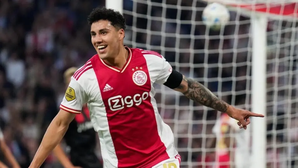 Jorge Sánchez calentó la final ante el PSV con fuerte barrida