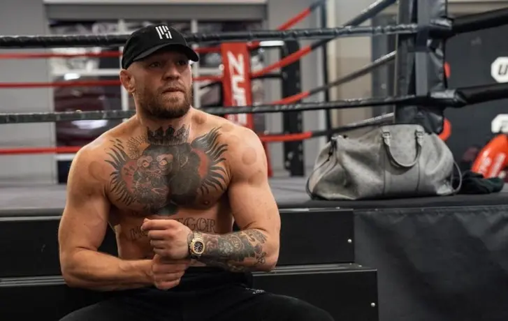 Conor McGregor: "Pelearía con el Canelo sin ningún p... problema"