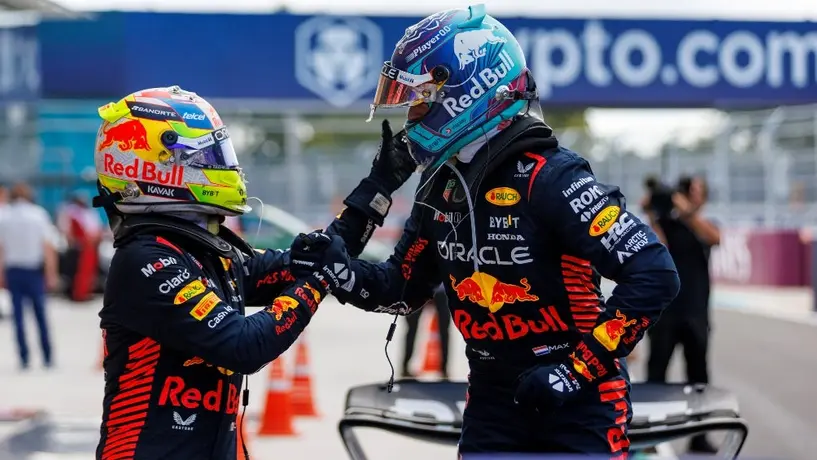 Horner advierte a Checo Pérez y Verstappen: 'Puede surgir un conflicto'