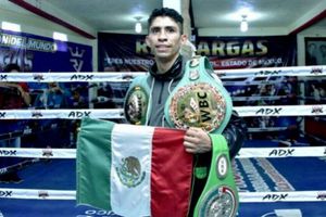 Rey Vargas: Buscará entrar a la historia del boxeo mexicano al coronarse en tres categorías
