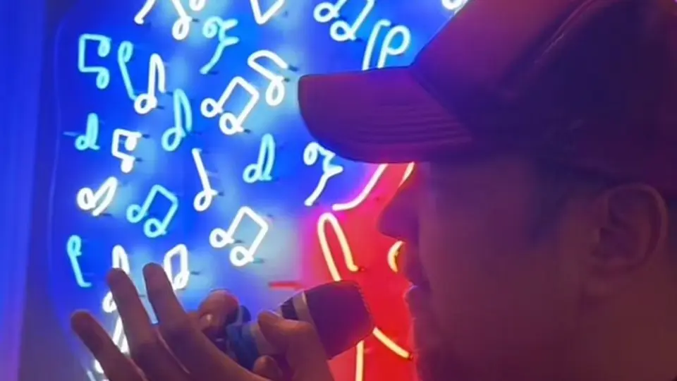 Pepe Aguilar rompió las redes al interpretar el tema "Ella baila sola" de Peso Pluma