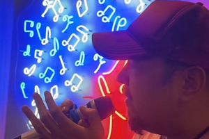 Pepe Aguilar rompió las redes al interpretar el tema "Ella baila sola" de Peso Pluma