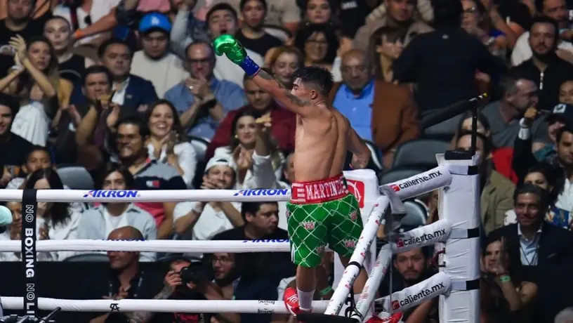 César Martínez doblegó a Ronal Batista en la pelea previa a Canelo vs Ryder