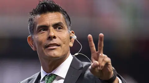 Oswaldo Sánchez respondió a polémica con Diego Lainez: 'Fue un malentendido'