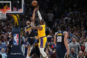 Lakers quiere hacer valer la localía en tercero de la serie contra Denver