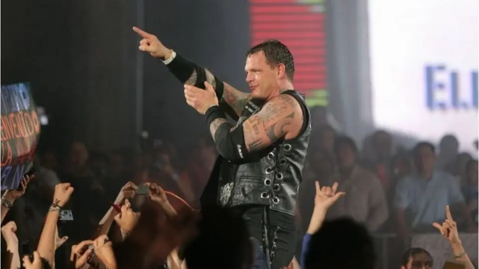 Vampiro Canadiense anunció su retiro tras Triplemania XXXI