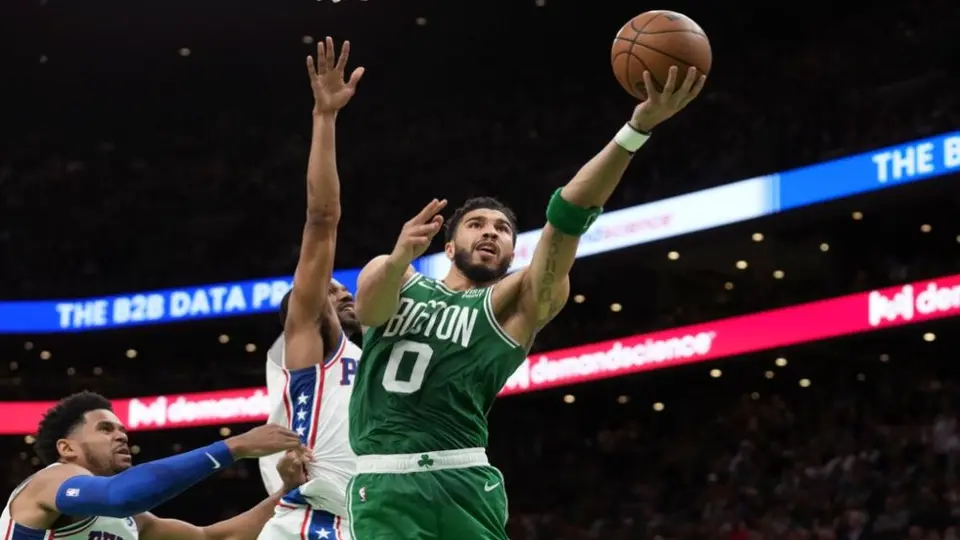 Con 51 puntos de Tatum, Celtics avanzan a Final de Conferencia