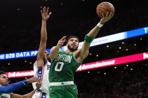 Con 51 puntos de Tatum, Celtics avanzan a Final de Conferencia