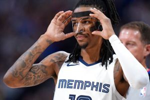 NBA: Ja Morant realizó transmisión en Instagram con un arma en un club nudista